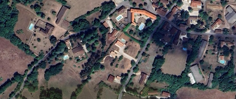 2 maisons dans un corps de ferme - vue aerienne