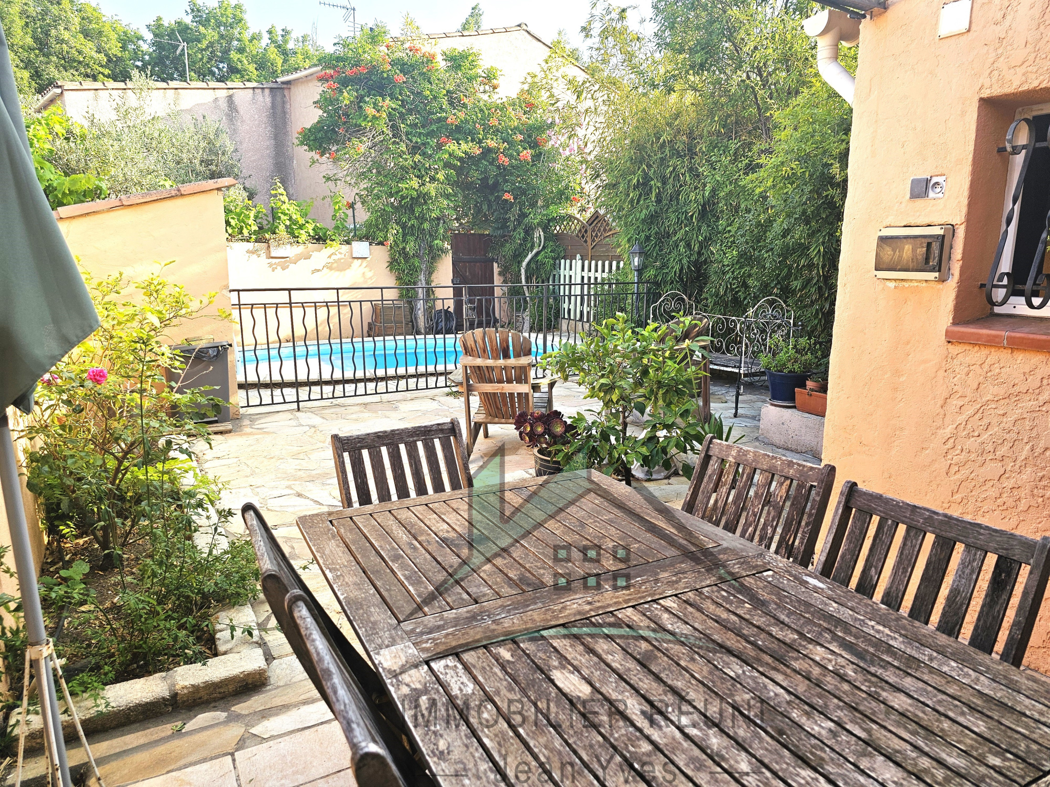 Photo 3
